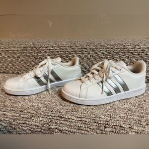 Women’s Adidas Cloudfoam Advantage, Size 8.5